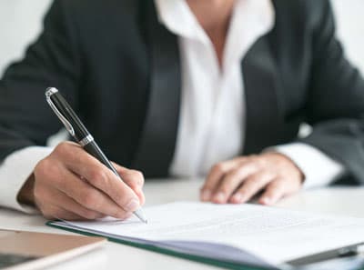 التراخيص والأوراق الرسمية